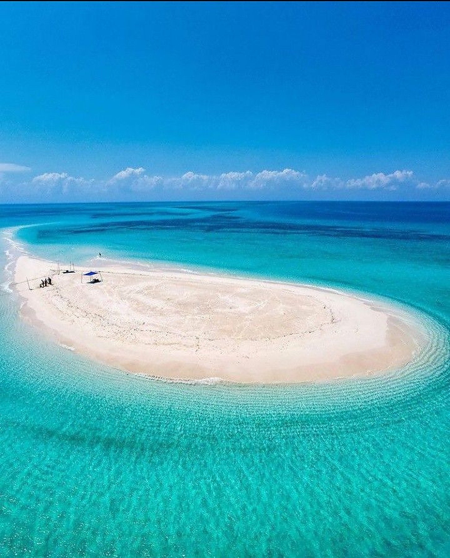 Sandbank candlelit dinner